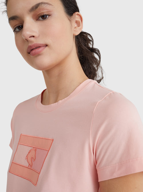 rundhals-t-shirt-style-mit-logo-applikation-sunset-peach
